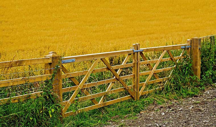 Nous concevons votre clôture pour vous permettre de sécuriser votre maison